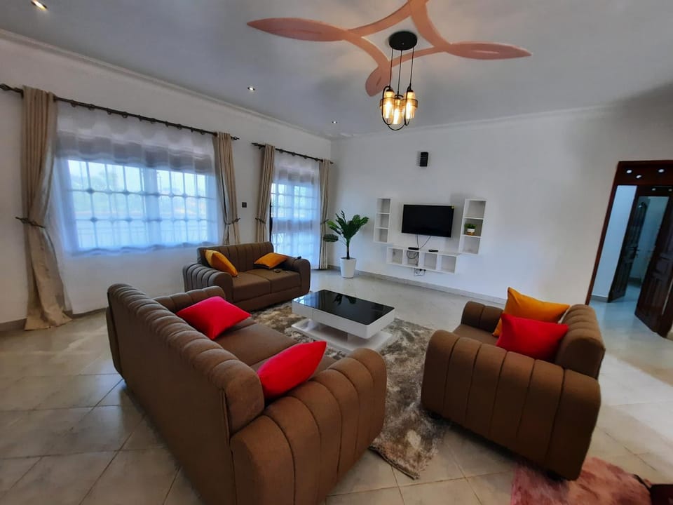 Deerwood Family Apartments, Bulenga Apartment in Uganda