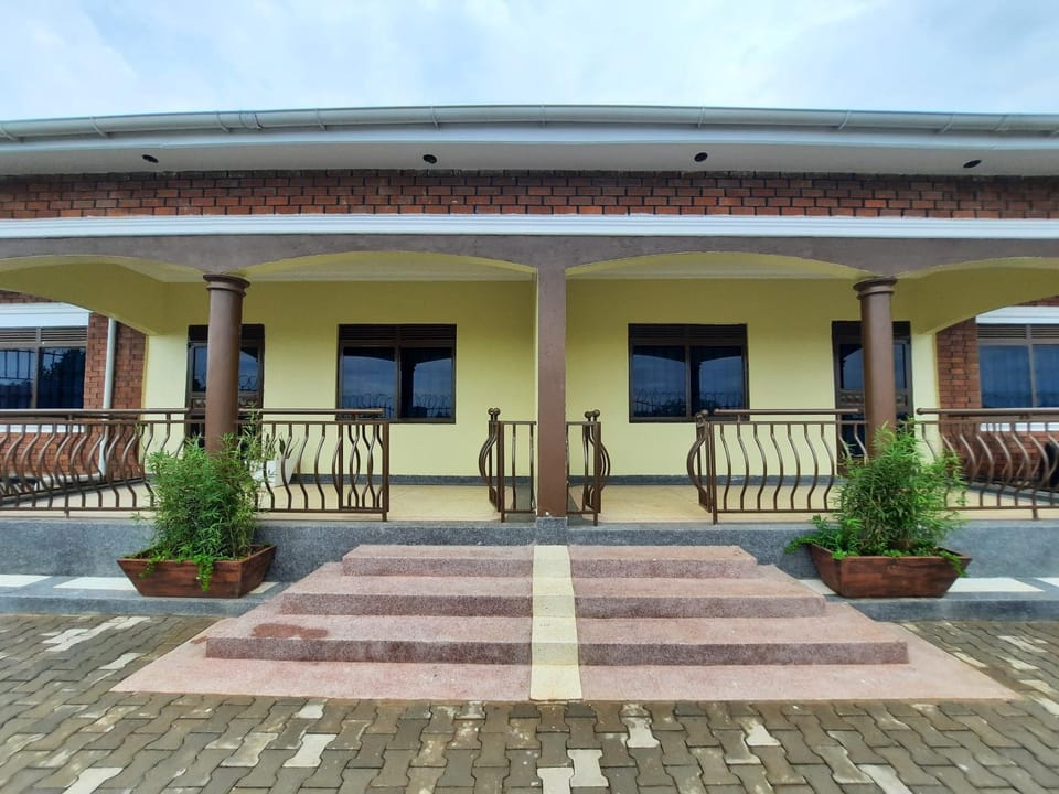 Deerwood Family Apartments, Bulenga Apartment in Uganda