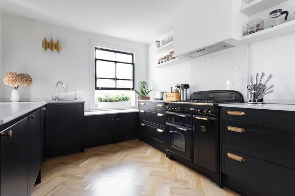 Stunning Soho House style 3 bed apartment with terrace, near Notting Hill and Westfield Apartment in London
