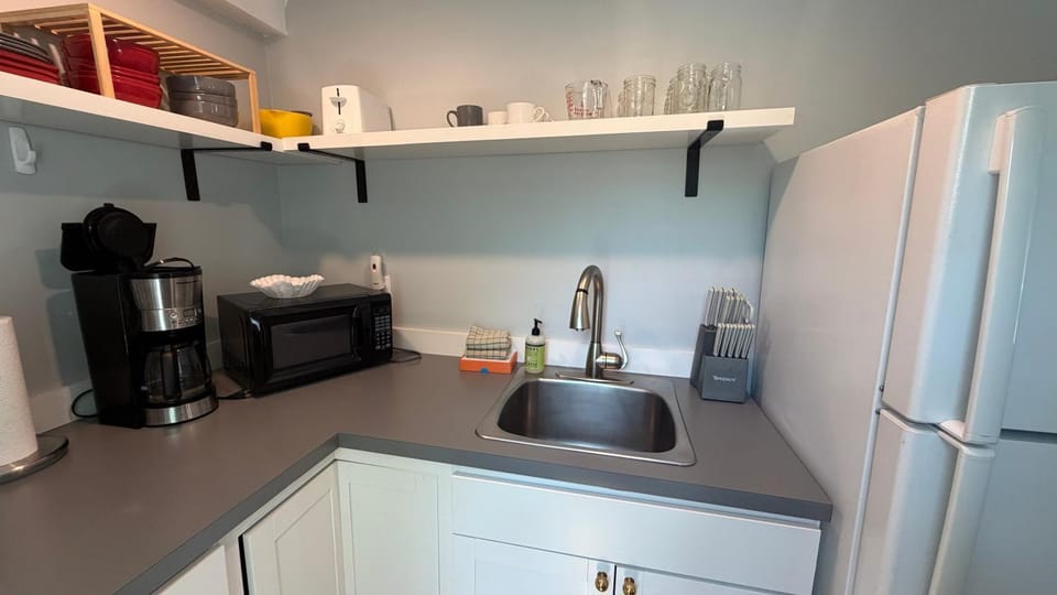 Kitchen or kitchenette, kitchen