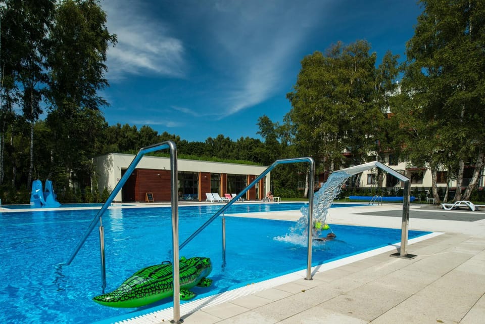 Swimming pool, Swimming pool