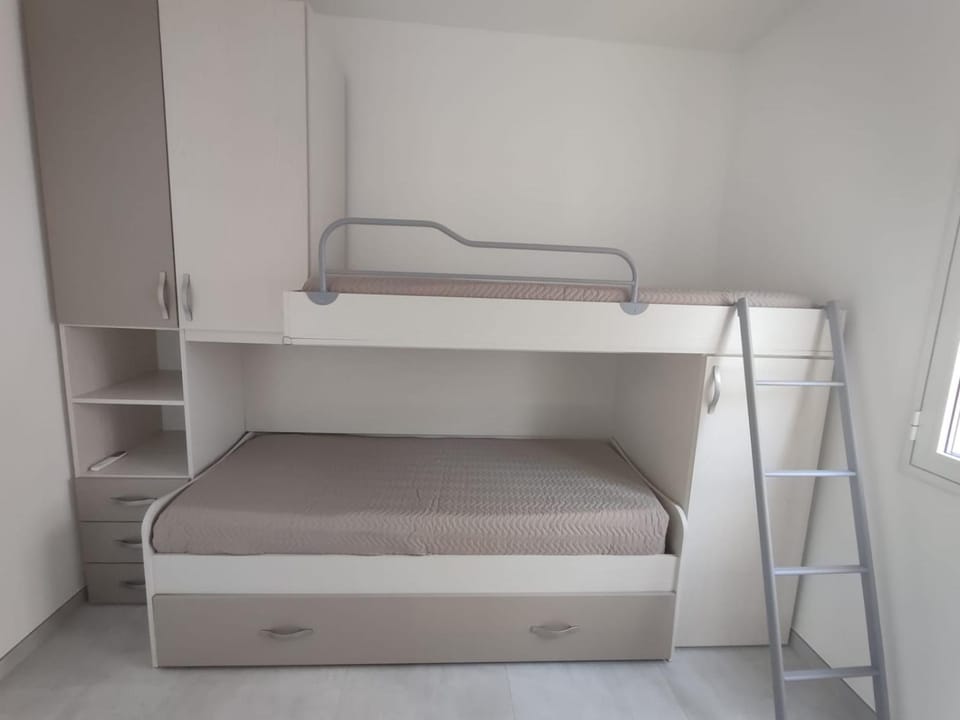 bunk bed