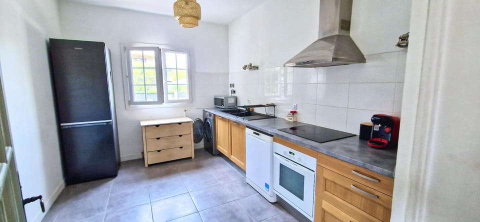 Kitchen or kitchenette, Communal kitchen, stove, stove, kitchen, kitchen
