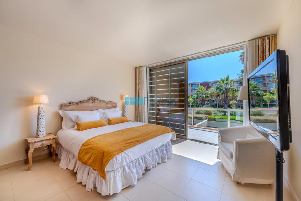 Bed, View (from property/room), Bedroom