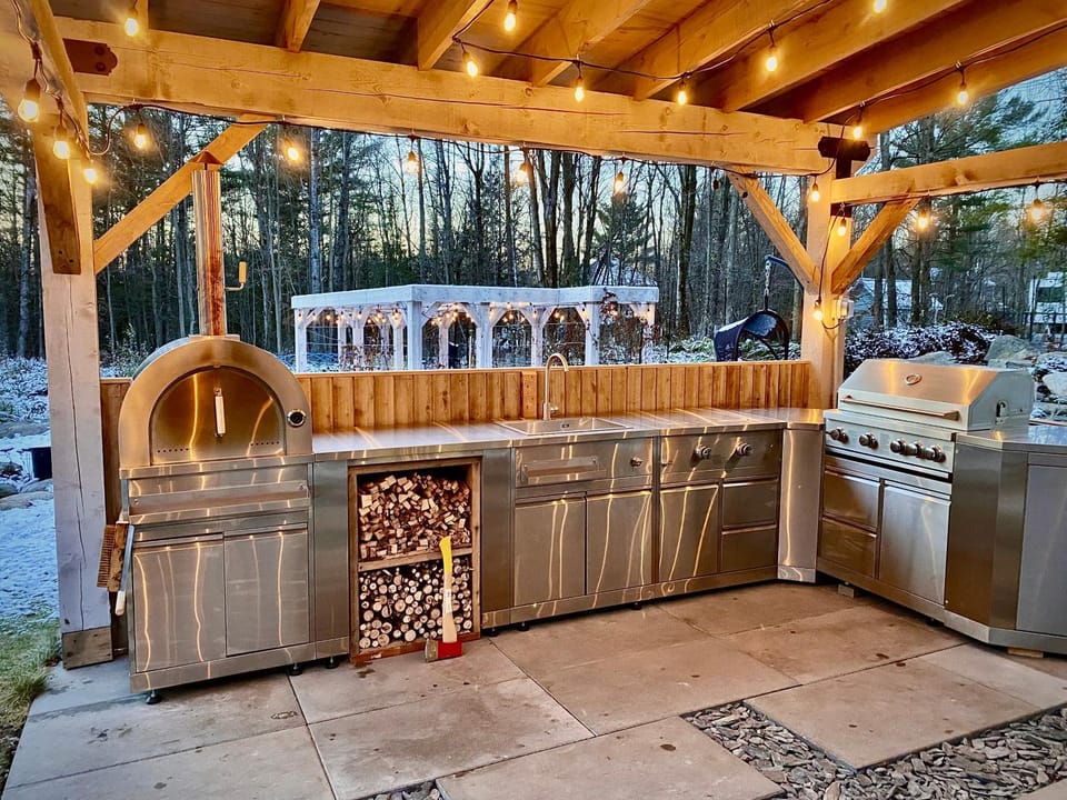 Patio, BBQ facilities, Kitchen or kitchenette, stove