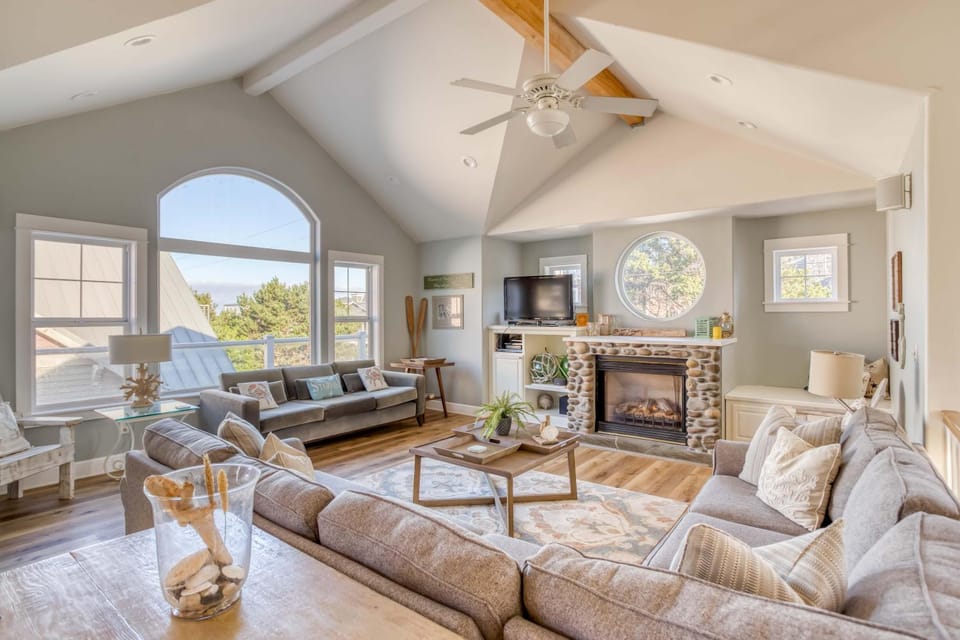 The Lodge MCA 196 - Meredith Lodging House in Manzanita