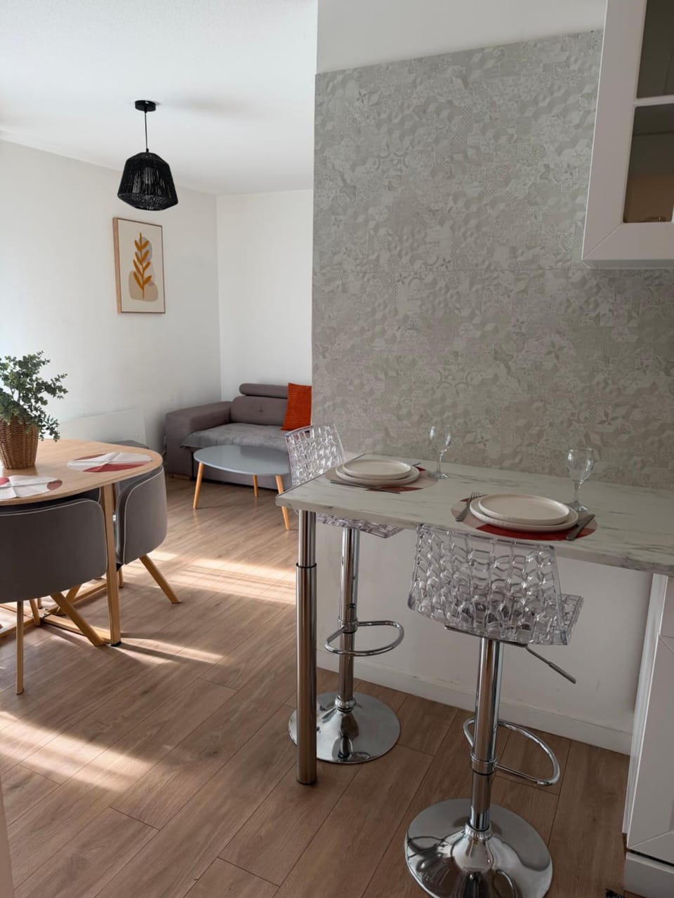 Living room, Dining area