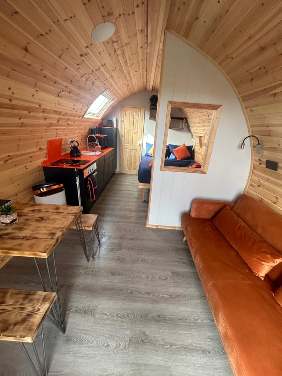 Seating area, Dining area