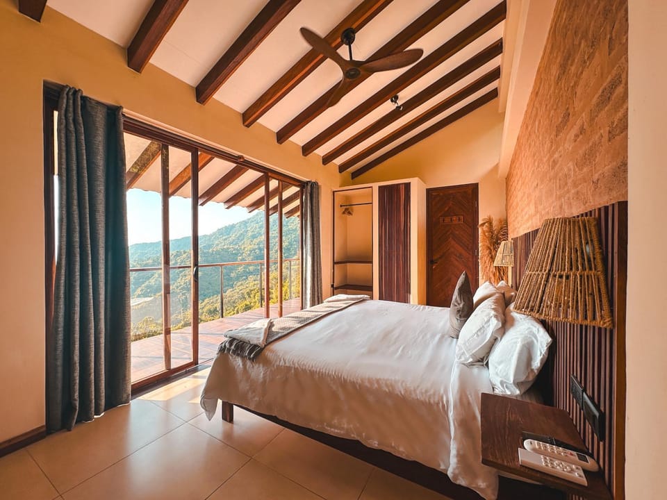 Natural landscape, View (from property/room), Photo of the whole room, Bedroom, Garden view, Mountain view, Sea view, Sunset, storage