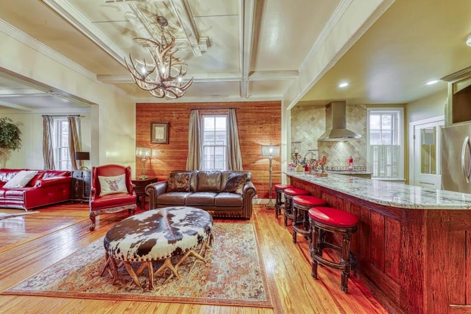 Kitchen or kitchenette, kitchen
