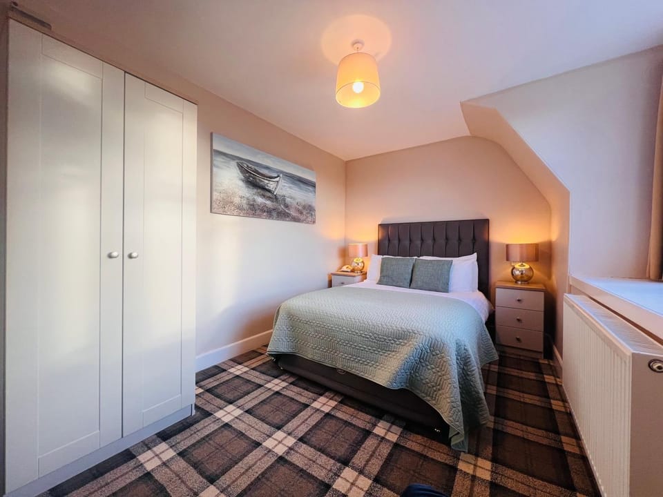 Bed, Photo of the whole room, Bedroom, wardrobe