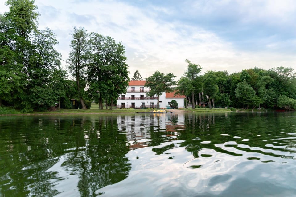 Neighbourhood, Natural landscape, Summer, Beach, Lake view, Landmark view