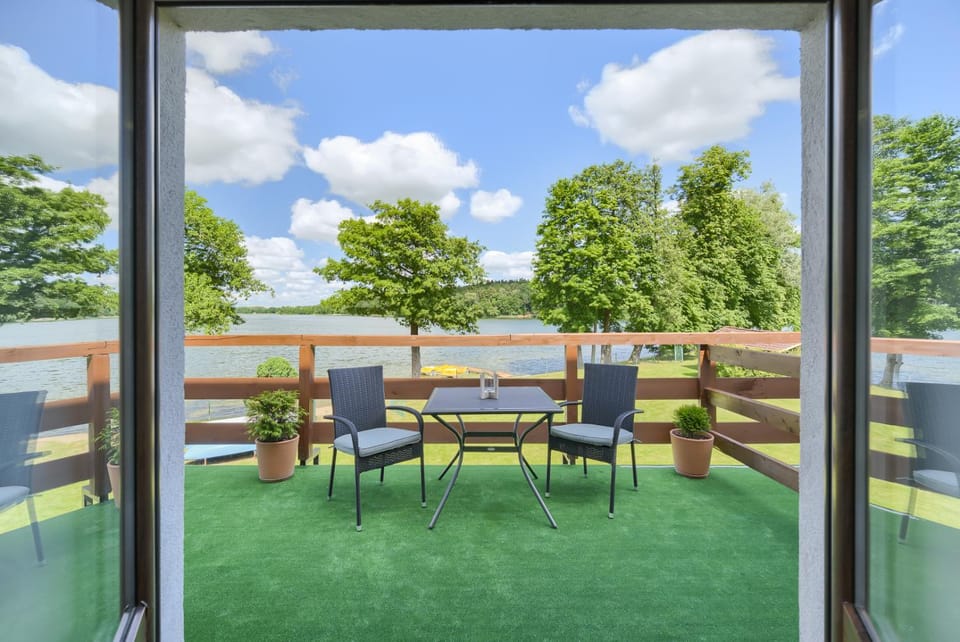 Patio, Garden, View (from property/room), Balcony/Terrace, Garden view, Lake view
