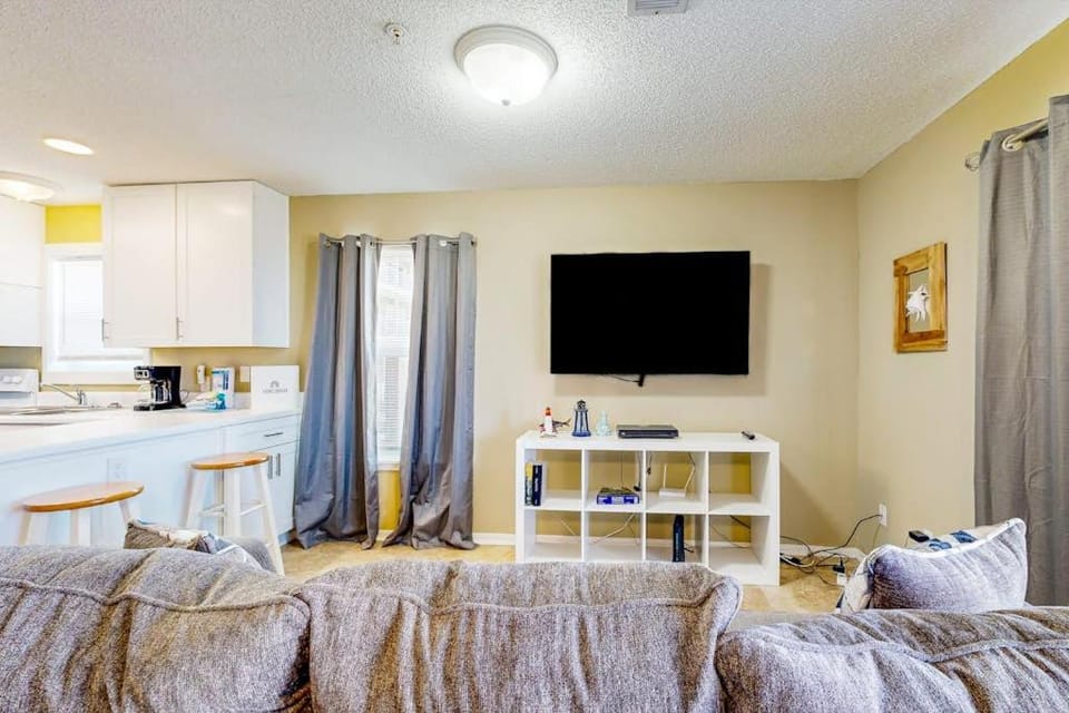 Sunset Harbour Villas 1-111 House in Pensacola Beach