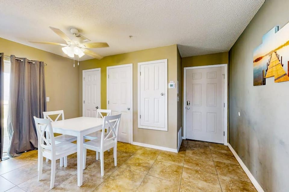 Sunset Harbour Villas 1-111 House in Pensacola Beach