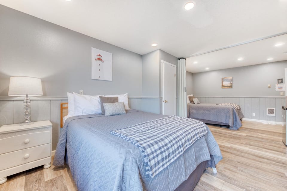 Sea Treasures Inn Units #101-104, #114, & #115 House in Rockaway Beach