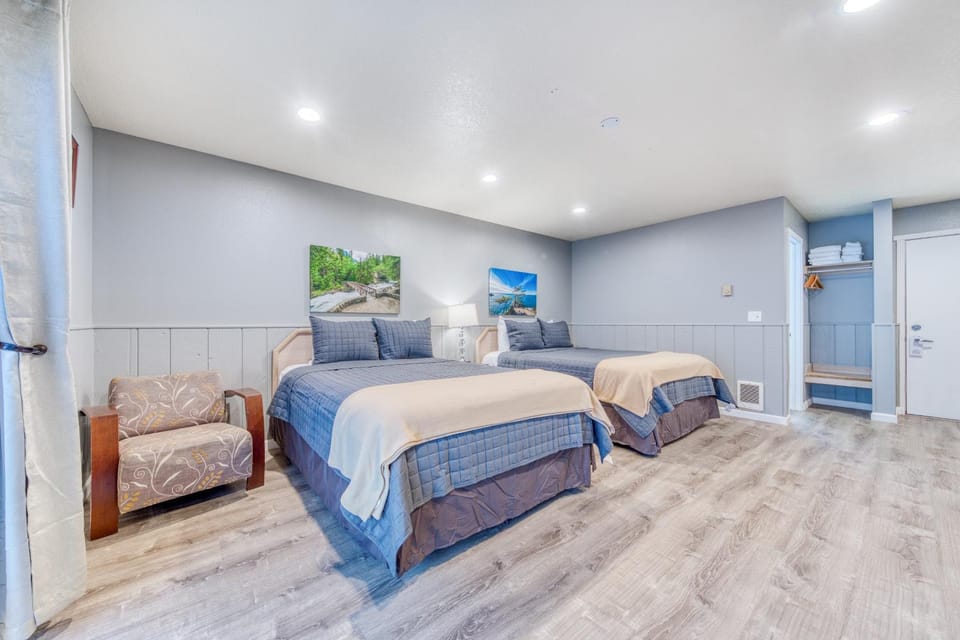Sea Treasures Inn Units #205-212 House in Rockaway Beach