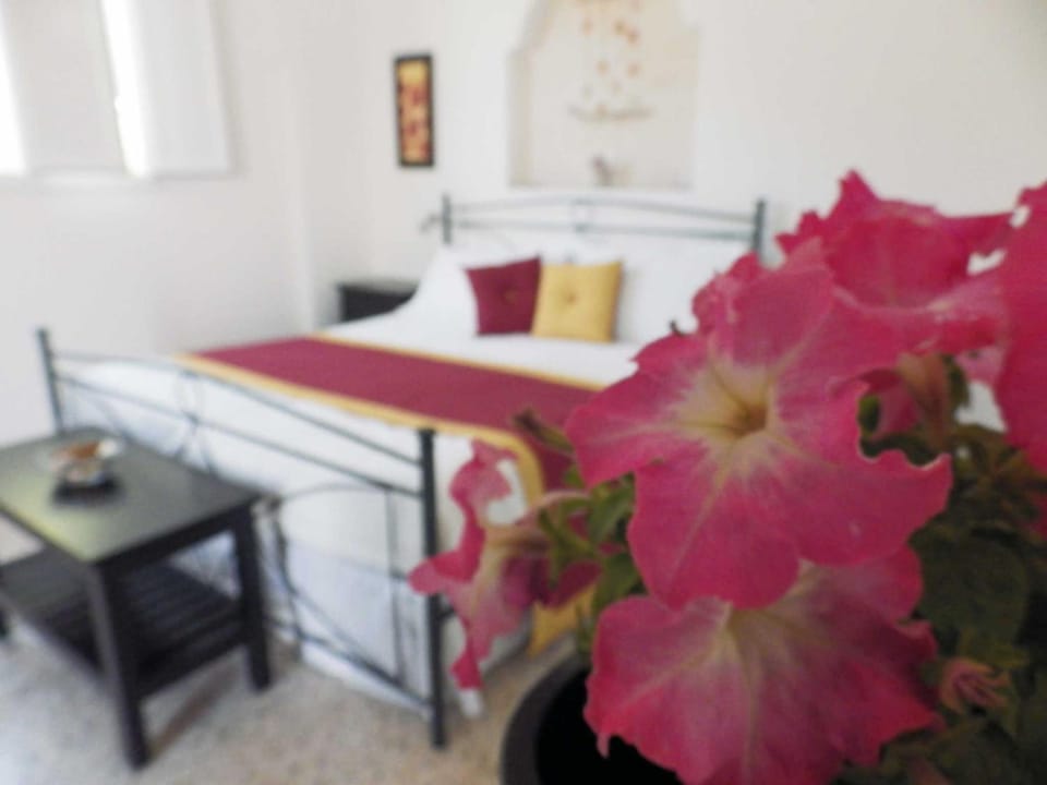 Bed, Decorative detail, Bedroom