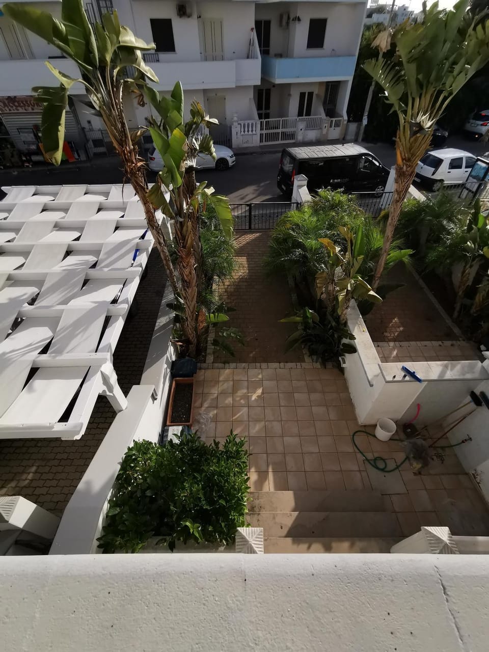 Patio, Area and facilities