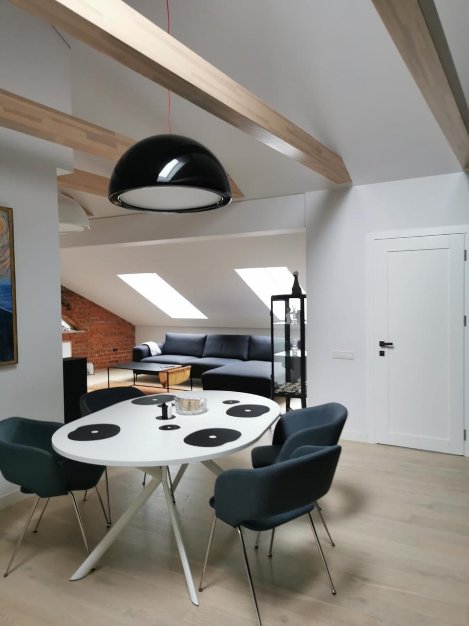 Seating area, Dining area