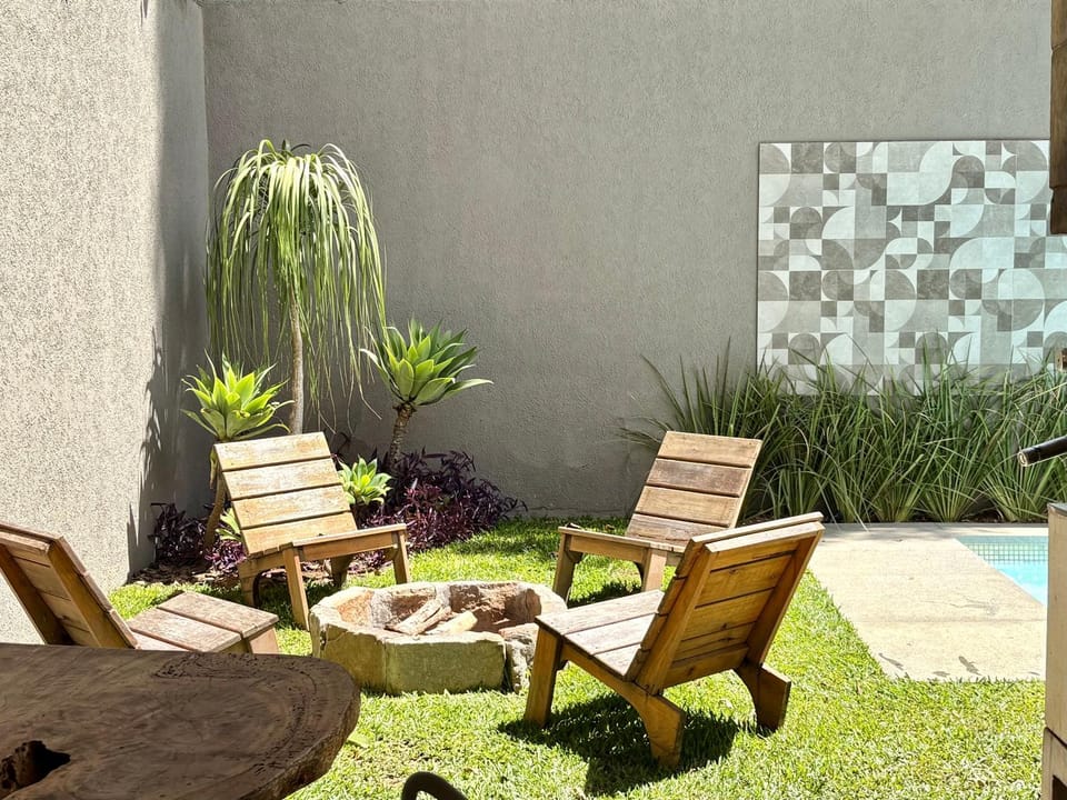 Garden, fireplace