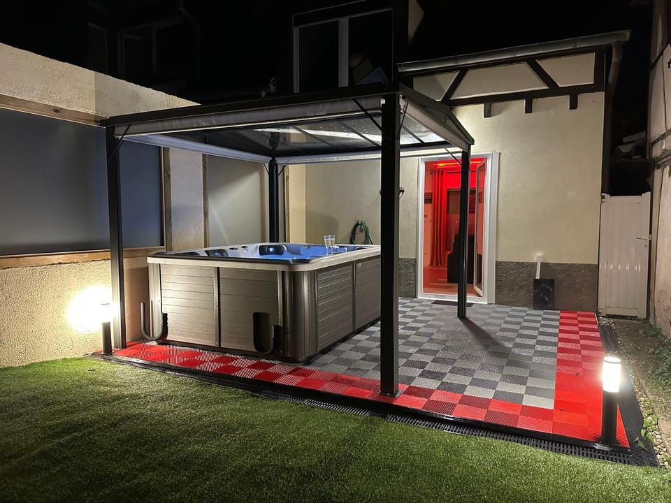 Hot Tub, Balcony/Terrace, Spa and wellness centre/facilities, Spa and wellness centre/facilities