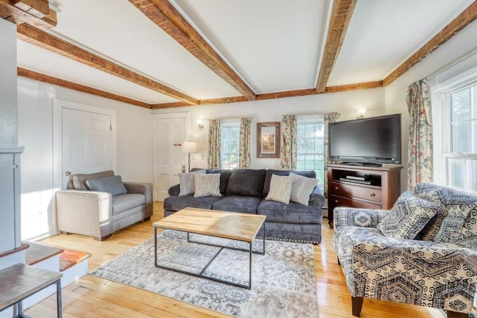Harvest House & Carriage House in Morristown