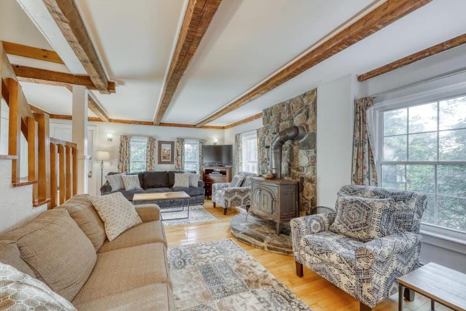 Harvest House & Carriage House in Morristown