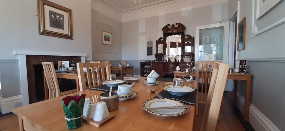 Photo of the whole room, Decorative detail, Dining area, English/Irish breakfast