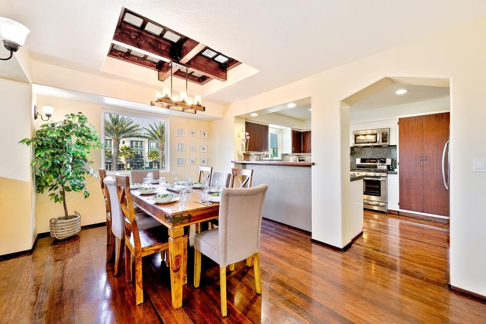 Great Balboa Peninsula Combo House in Balboa Peninsula