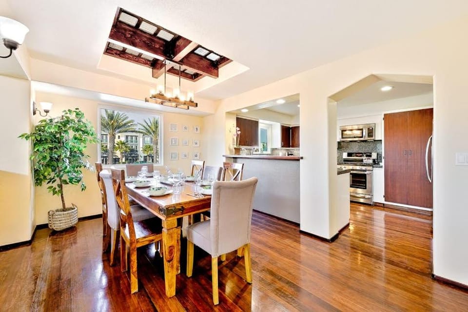 Great Balboa Peninsula Combo House in Balboa Peninsula