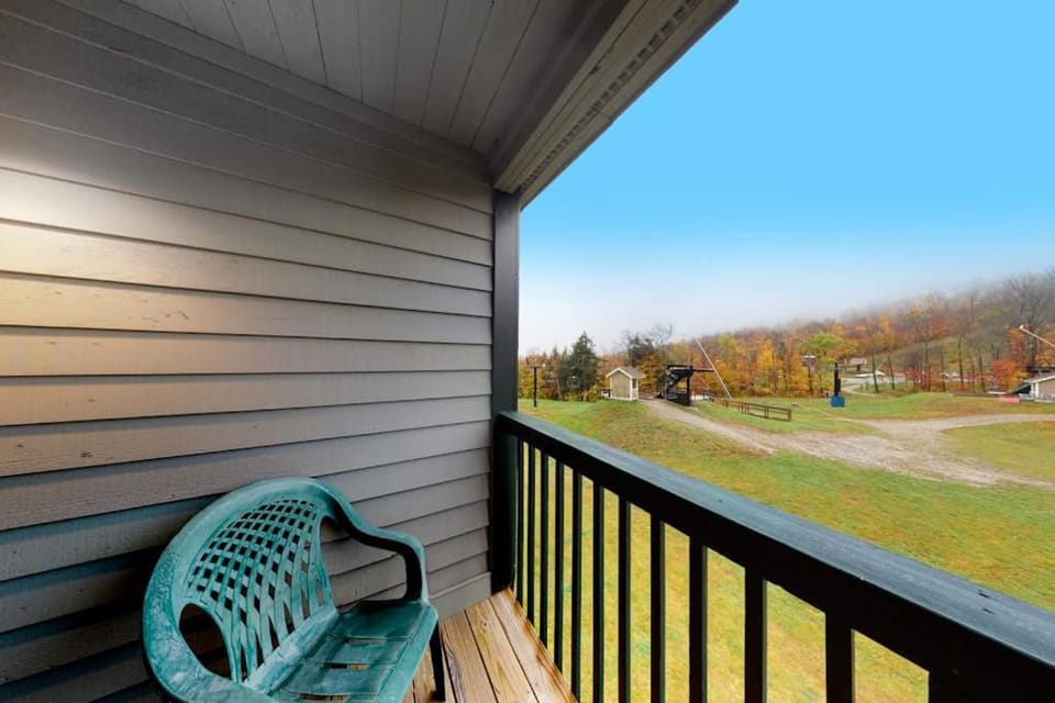 Winterplace G303 - Skier's Paradise Apartment in Vermont