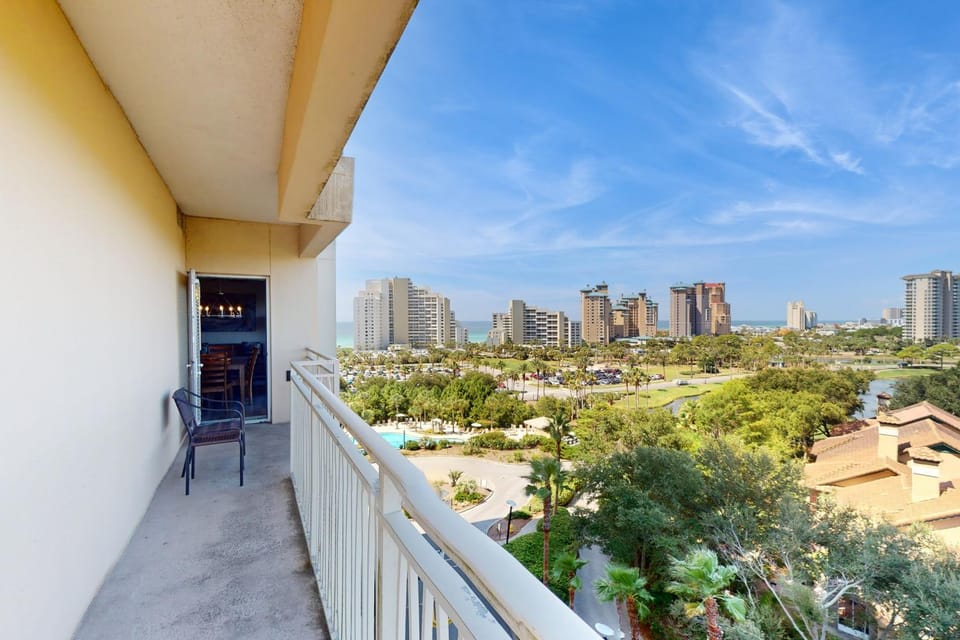 Luau 6710 Combo Apartment in Miramar Beach