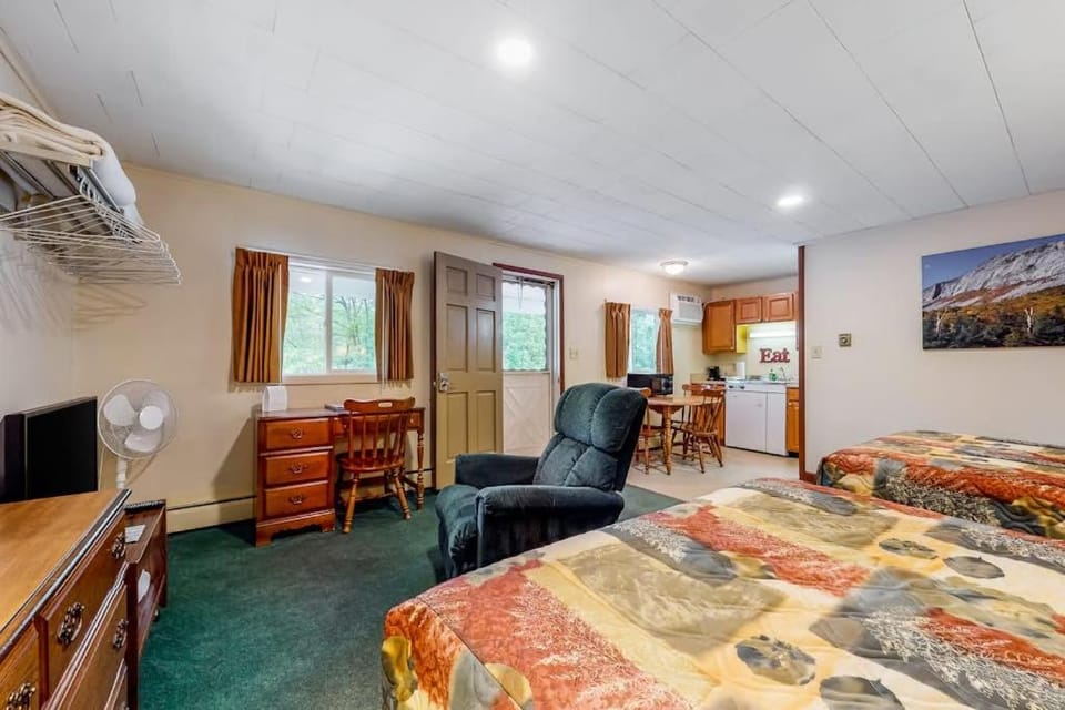 Riverbank Connecting Rooms 3 & 5 Apartment in Woodstock