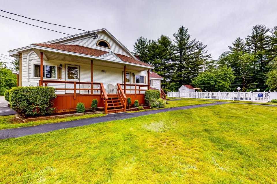 Riverbank Connecting Motel Rooms 4 & 6 Apartment in Woodstock