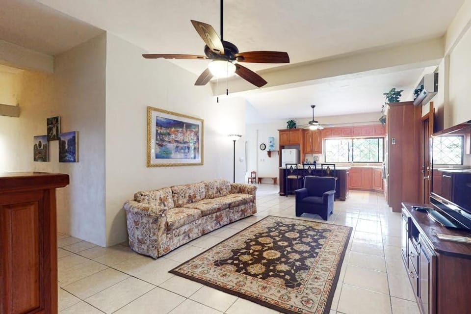 D Borland View Gold Standard Certified House in Cayo District