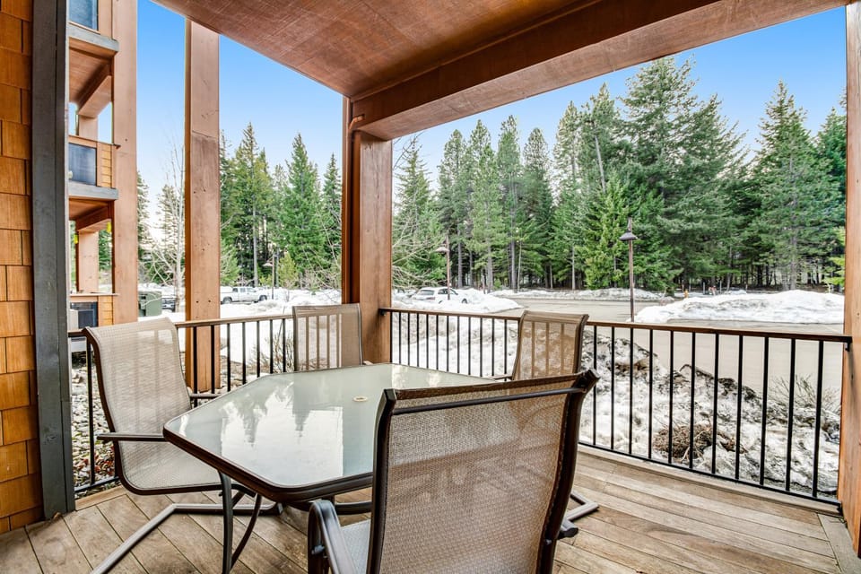 Trailhead Lodge #108 Apartment in Kittitas County