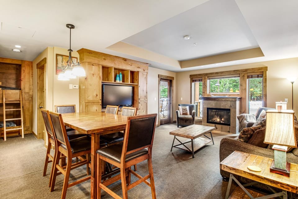 Trailhead Lodge #108 Apartment in Kittitas County
