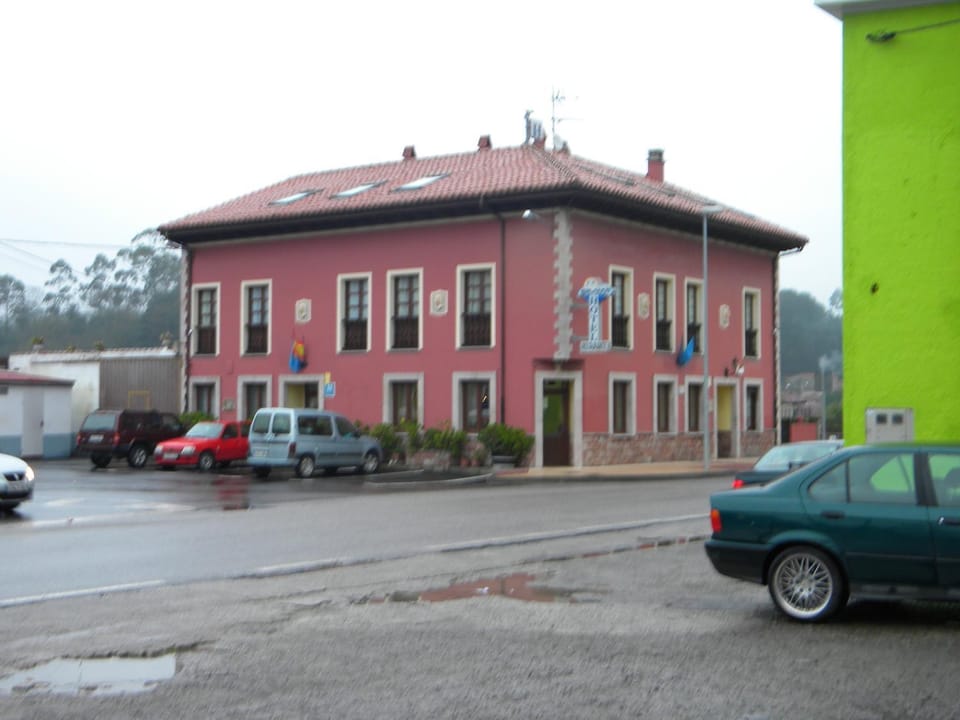 Property building, Day