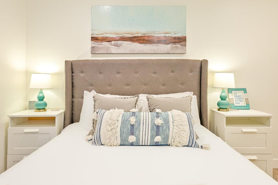 La Jolla Beach Retreat Compound House in La Jolla