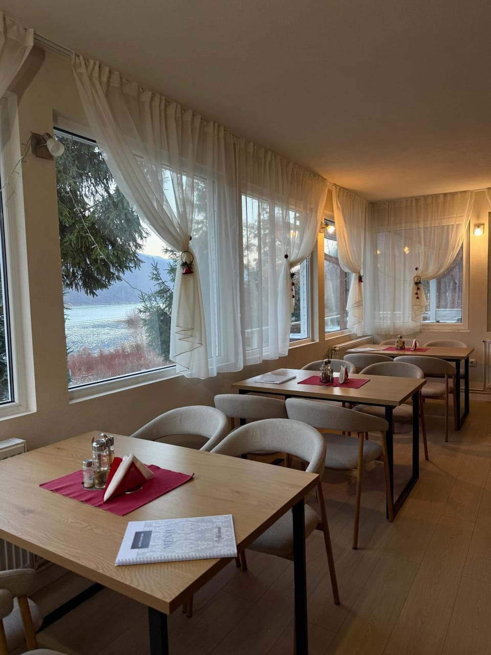 Restaurant/places to eat, Breakfast