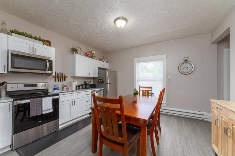 Historic 3 Bed 1 bath Near Downtown Spokane Apartment in Spokane