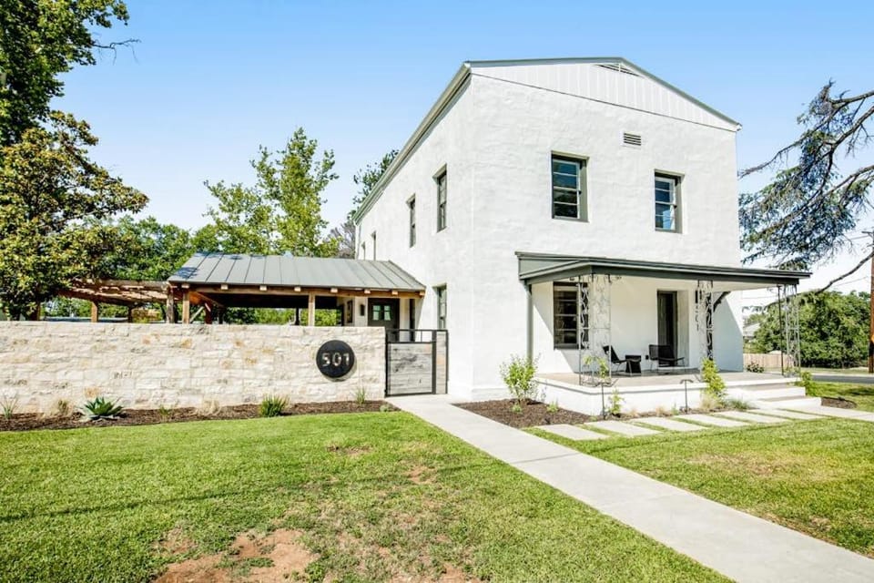Property building, Spring, Day, Garden