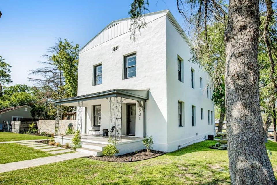 Property building, Spring, Day