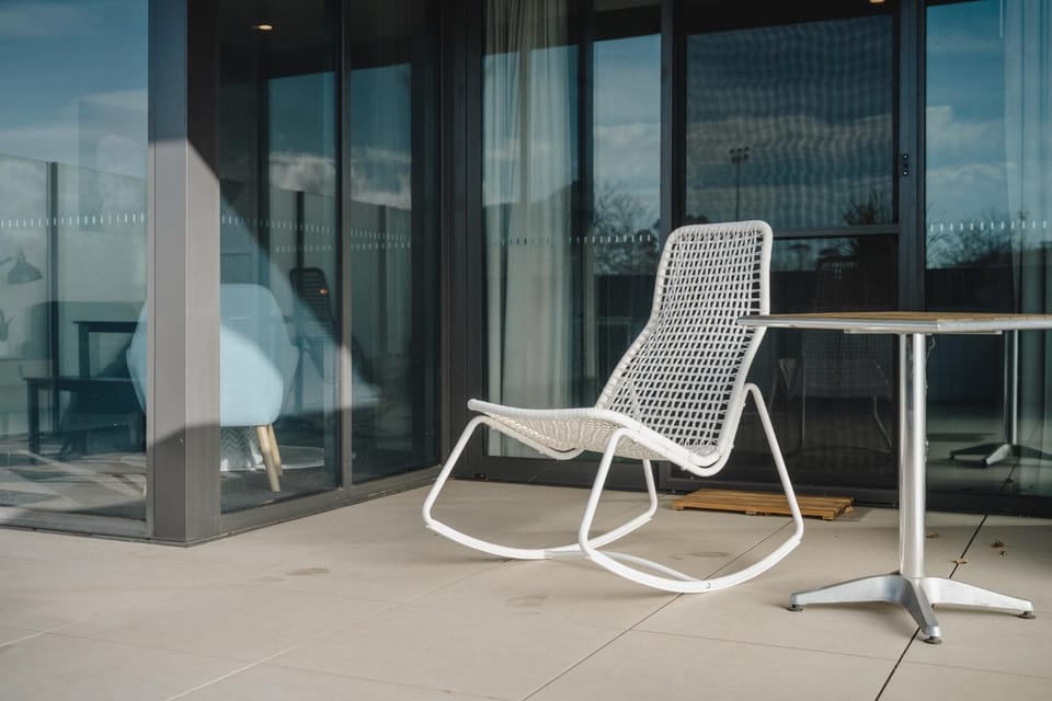 Central 1-Bed with Balcony, Rooftop BBQ & Parking Apartment in Canberra