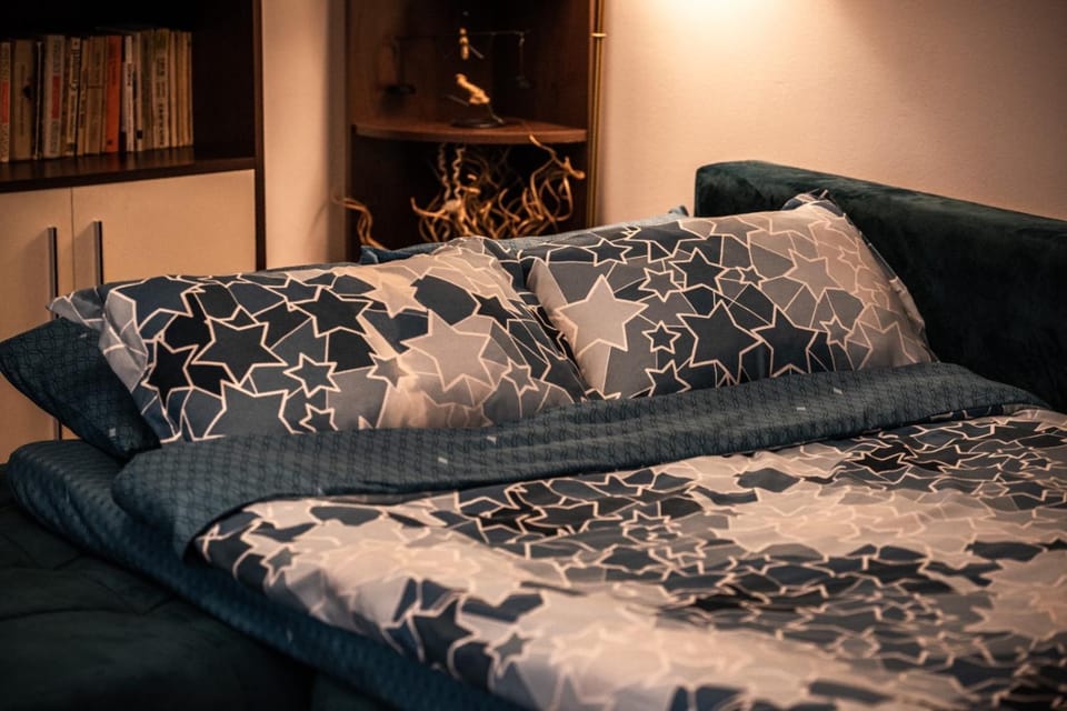 Photo of the whole room, Bedroom