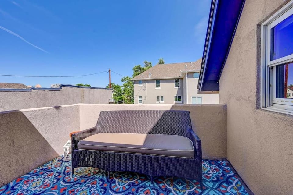 Property building, Balcony/Terrace