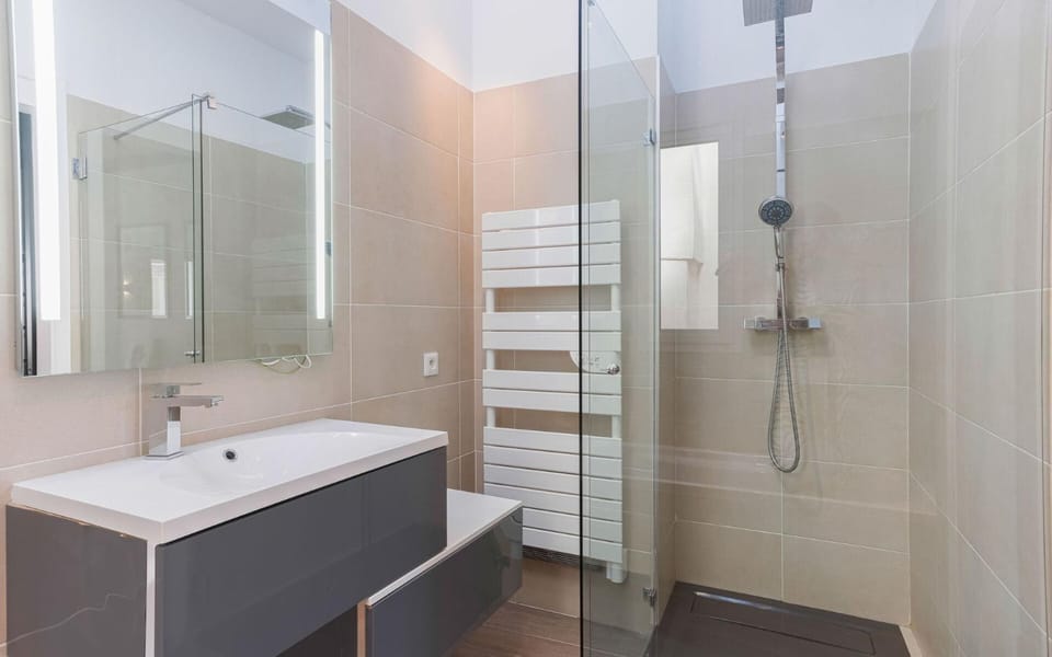 Shower, Bathroom