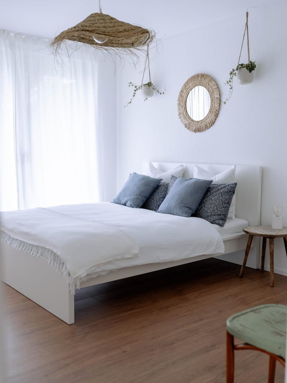 Photo of the whole room, Bedroom
