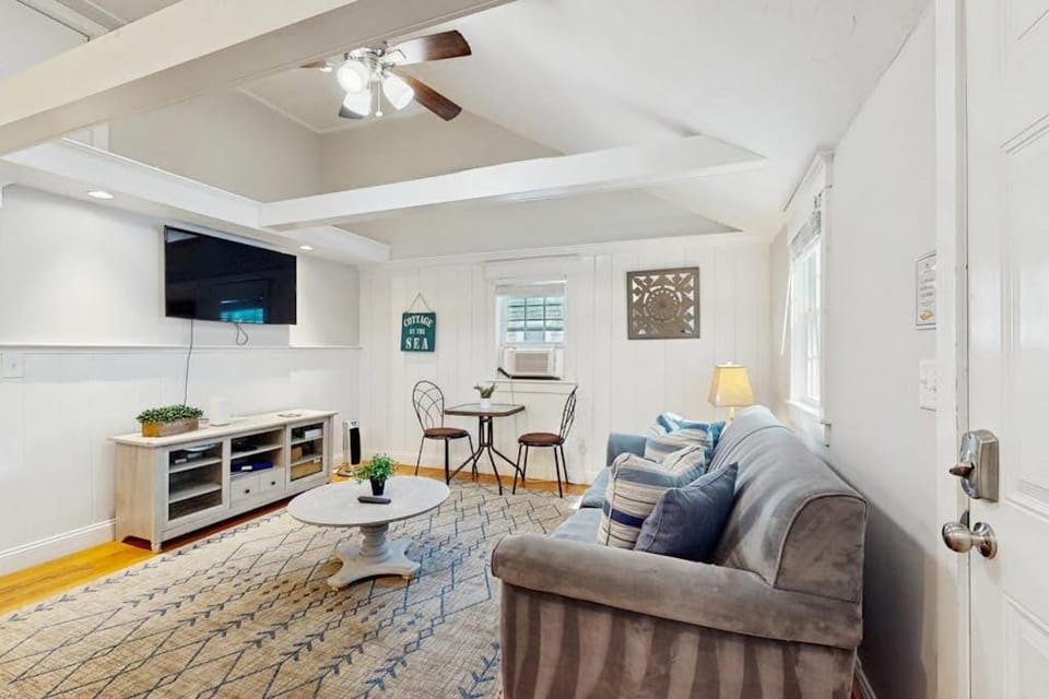 Salty Kisses Unit 22 House in West Yarmouth
